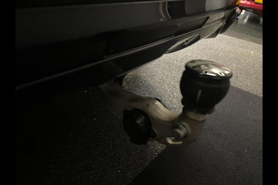 Mercedes-Benz GLC 300de 4MATIC AMG Line PANODAK HUD