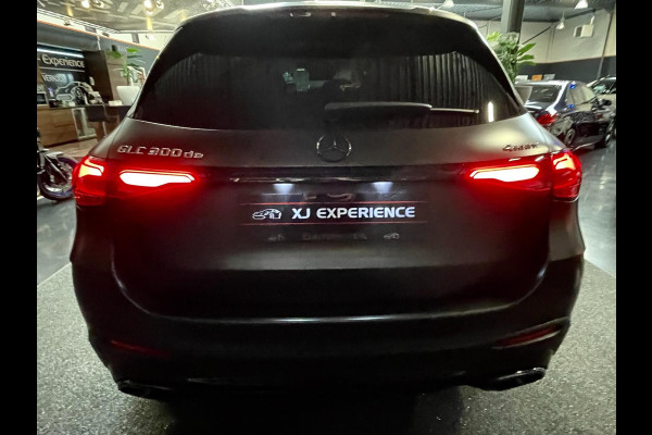 Mercedes-Benz GLC 300de 4MATIC AMG Line PANODAK HUD