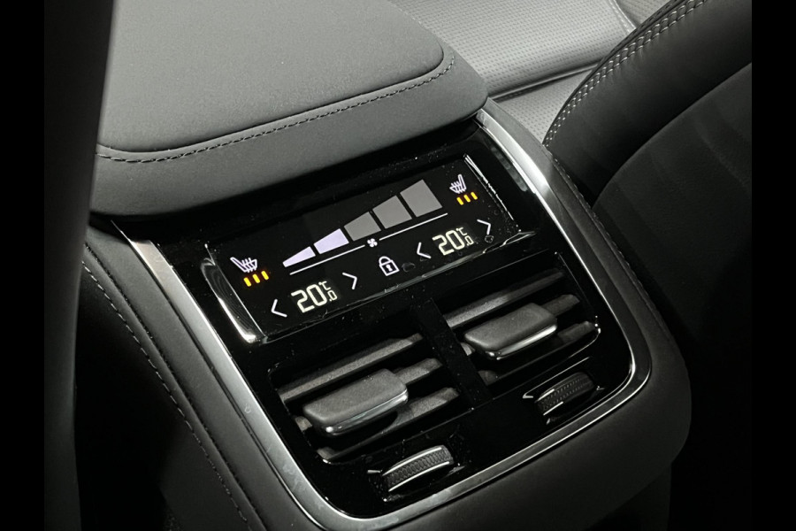Volvo XC90 2.0 T8 Plug-in hybrid AWD Ultra Dark Luchtvering | Massage | Bowers & Wilkins | Trekhaak | Adapt. Cruise | Stoelventilatie | 22" wielen | 360 camera | Head-up