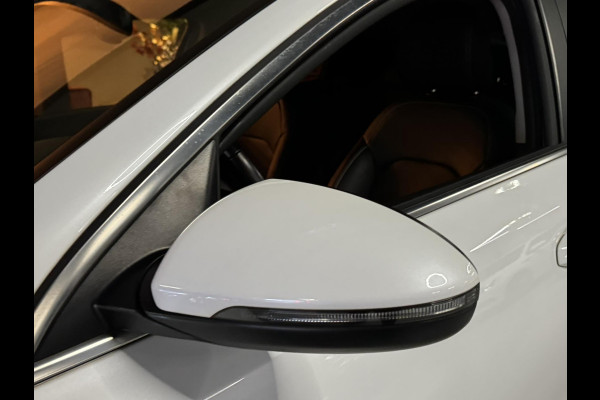 Kia Xceed 1.5 T-GDI ExecutiveLine Garantie Memory Leder StoelVentilatie StoelVW StuurVW Camera Elek Achterklep Blindspot Rijklaar