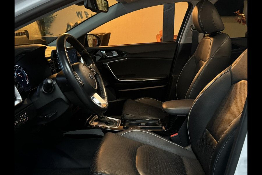 Kia Xceed 1.5 T-GDI ExecutiveLine Garantie Memory Leder StoelVentilatie StoelVW StuurVW Camera Elek Achterklep Blindspot Rijklaar