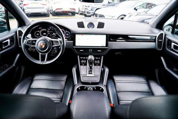 Porsche Cayenne 3.0 E-Hybrid | Sport Chrono | Panorama | Luxe Leder | Luchtvering | Bose Surround sound | Soft Close | Luchtvering