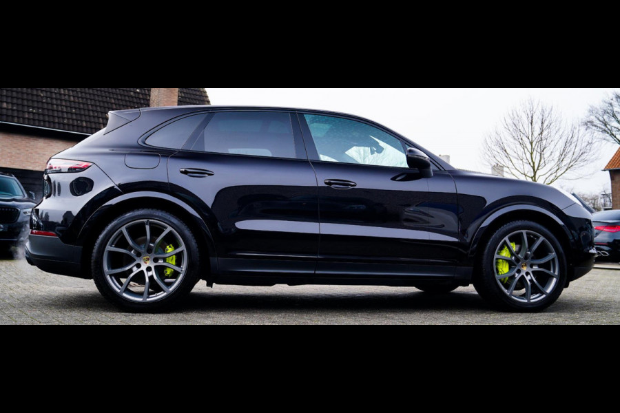 Porsche Cayenne 3.0 E-Hybrid | Sport Chrono | Panorama | Luxe Leder | Luchtvering | Bose Surround sound | Soft Close | Luchtvering