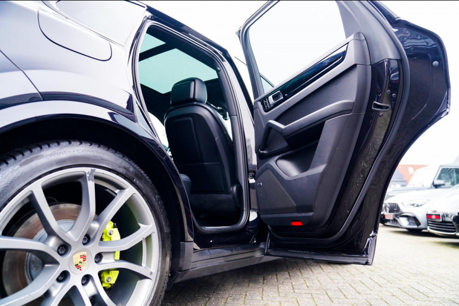 Porsche Cayenne 3.0 E-Hybrid | Sport Chrono | Panorama | Luxe Leder | Luchtvering | Bose Surround sound | Soft Close | Luchtvering