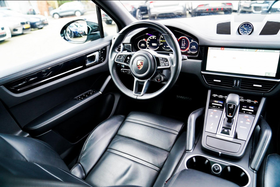 Porsche Cayenne 3.0 E-Hybrid | Sport Chrono | Panorama | Luxe Leder | Luchtvering | Bose Surround sound | Soft Close | Luchtvering