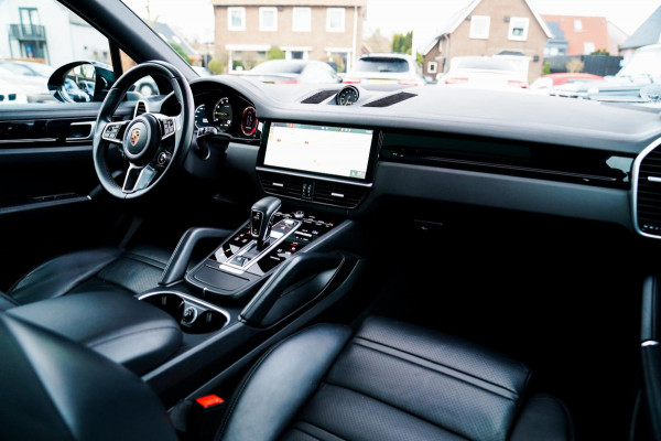 Porsche Cayenne 3.0 E-Hybrid | Sport Chrono | Panorama | Luxe Leder | Luchtvering | Bose Surround sound | Soft Close | Luchtvering