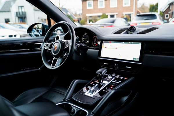 Porsche Cayenne 3.0 E-Hybrid | Sport Chrono | Panorama | Luxe Leder | Luchtvering | Bose Surround sound | Soft Close | Luchtvering