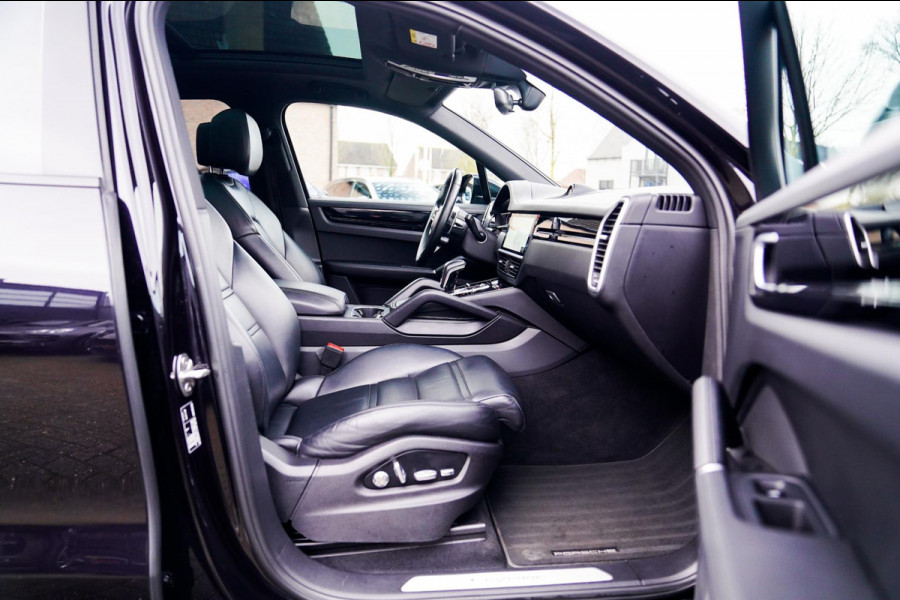 Porsche Cayenne 3.0 E-Hybrid | Sport Chrono | Panorama | Luxe Leder | Luchtvering | Bose Surround sound | Soft Close | Luchtvering