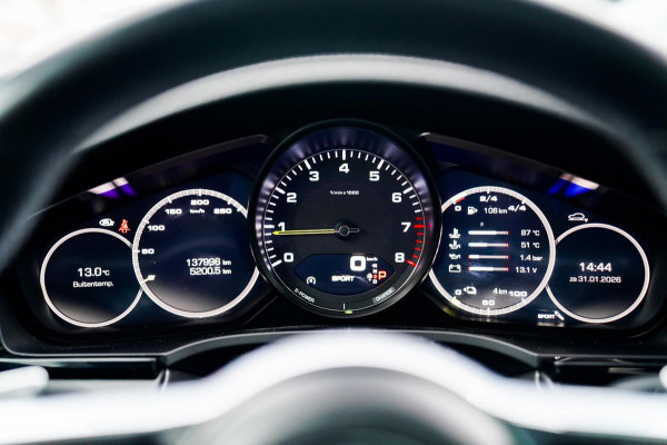 Porsche Cayenne 3.0 E-Hybrid | Sport Chrono | Panorama | Luxe Leder | Luchtvering | Bose Surround sound | Soft Close | Luchtvering
