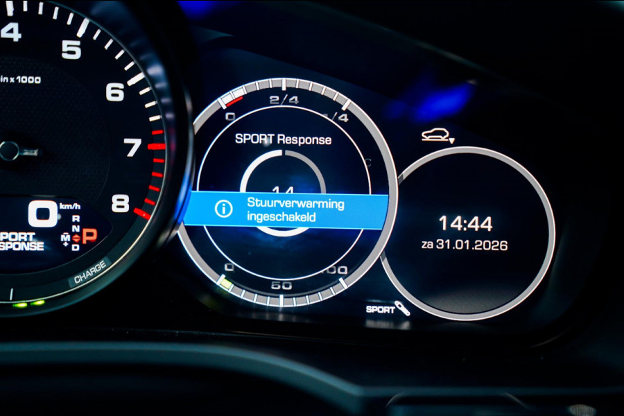 Porsche Cayenne 3.0 E-Hybrid | Sport Chrono | Panorama | Luxe Leder | Luchtvering | Bose Surround sound | Soft Close | Luchtvering
