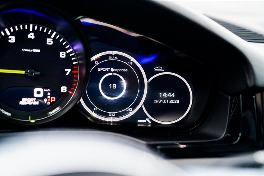 Porsche Cayenne 3.0 E-Hybrid | Sport Chrono | Panorama | Luxe Leder | Luchtvering | Bose Surround sound | Soft Close | Luchtvering