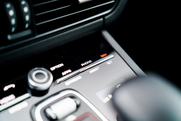 Porsche Cayenne 3.0 E-Hybrid | Sport Chrono | Panorama | Luxe Leder | Luchtvering | Bose Surround sound | Soft Close | Luchtvering