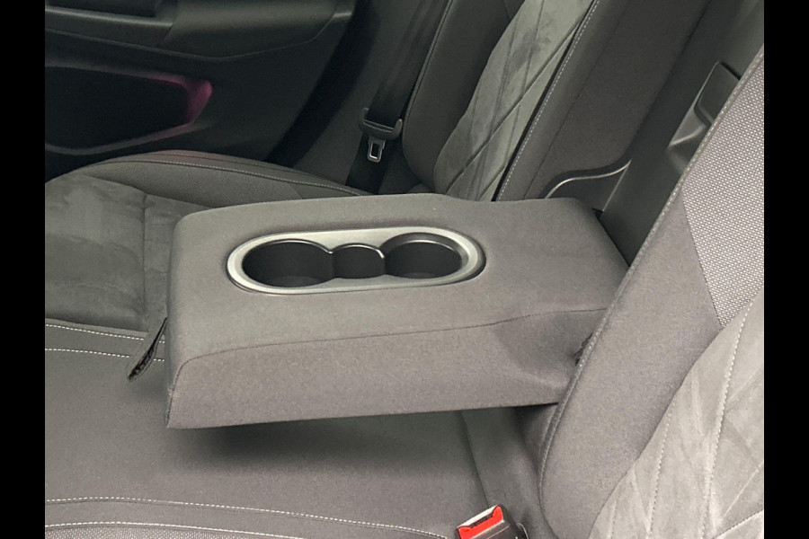 Volkswagen Golf 1.5 eTSI Life Business Navigatie Massage Stoel&stuur verwarming Orgineel Nederlands