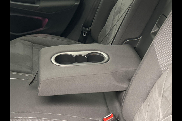 Volkswagen Golf 1.5 eTSI Life Business Navigatie Massage Stoel&stuur verwarming Orgineel Nederlands