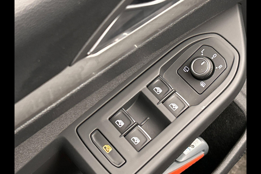 Volkswagen Golf 1.5 eTSI Life Business Navigatie Massage Stoel&stuur verwarming Orgineel Nederlands