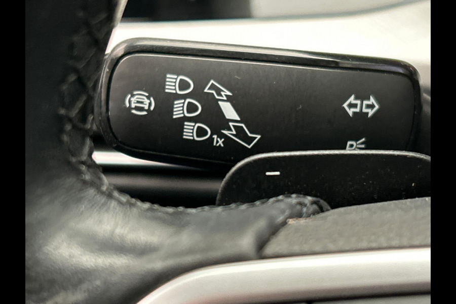 Volkswagen Golf 1.5 eTSI Life Business Navigatie Massage Stoel&stuur verwarming Orgineel Nederlands