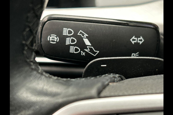 Volkswagen Golf 1.5 eTSI Life Business Navigatie Massage Stoel&stuur verwarming Orgineel Nederlands