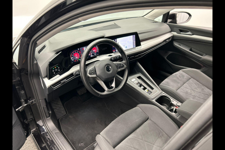 Volkswagen Golf 1.5 eTSI Life Business Navigatie Massage Stoel&stuur verwarming Orgineel Nederlands