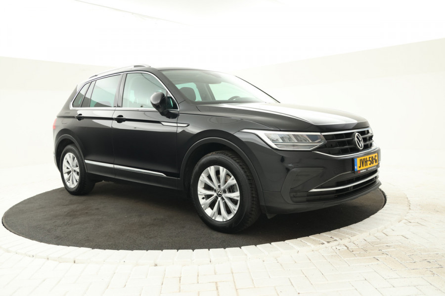 Volkswagen Tiguan 1.5 TSI Elegance Automaat, Volleder, Digital Dash
