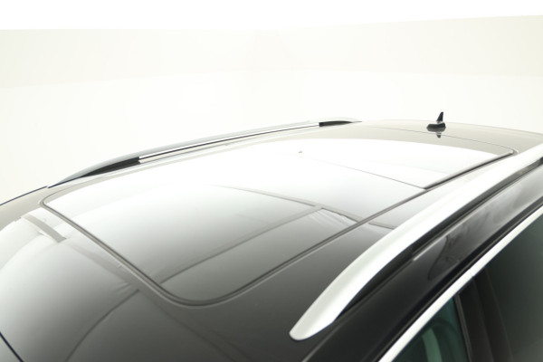 Volkswagen Tiguan 1.5 TSI Elegance Automaat, Volleder, Digital Dash