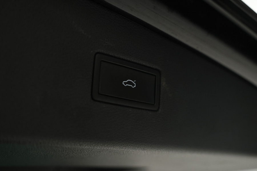 Volkswagen Tiguan 1.5 TSI Elegance Automaat, Volleder, Digital Dash