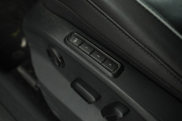 Volkswagen Tiguan 1.5 TSI Elegance Automaat, Volleder, Digital Dash