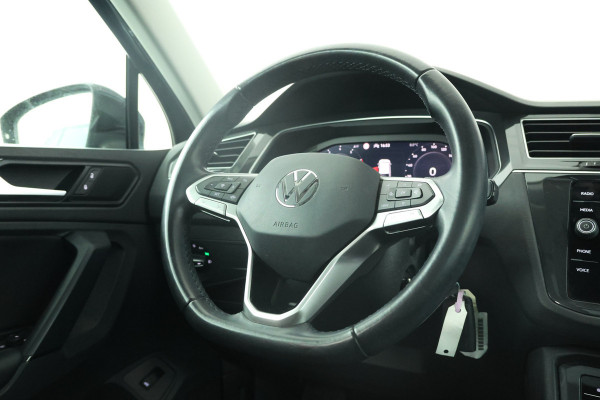 Volkswagen Tiguan 1.5 TSI Elegance Automaat, Volleder, Digital Dash