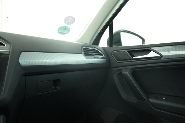 Volkswagen Tiguan 1.5 TSI Elegance Automaat, Volleder, Digital Dash