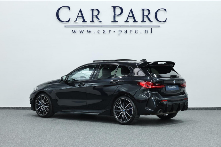 BMW 1-serie M135i xDrive 306+PK M-PERFORMANCE/LED/VIRTUAL/SFEER/PANO/LEER+S.VERWARMING/CAM/LMV/ACC/ECC/12 MND GARANTIE!