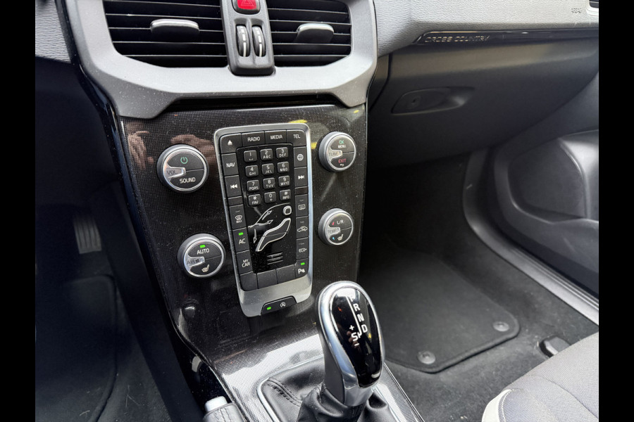 Volvo V40 Cross Country T3 Automaat Summum ** Navigatie ** Business Pack ** Stoelverwarming