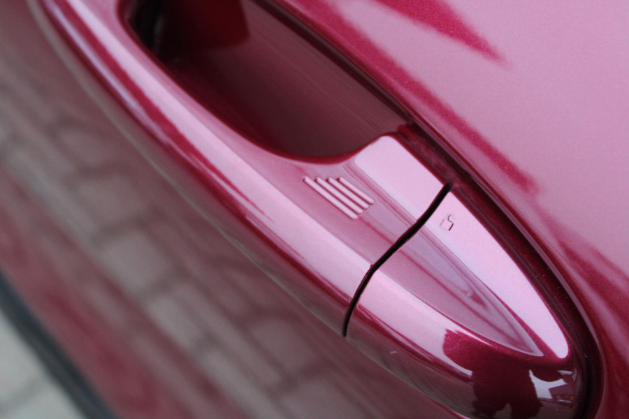 Ford Puma 1.0 EcoBoost Hybrid ST-Line X | Automaat 125pk | Vivid Ruby Edition | Stoelverwarming | Adaptive cruise control | Bang&Olufsen | Half leder | Camera | Elektrische achterklep