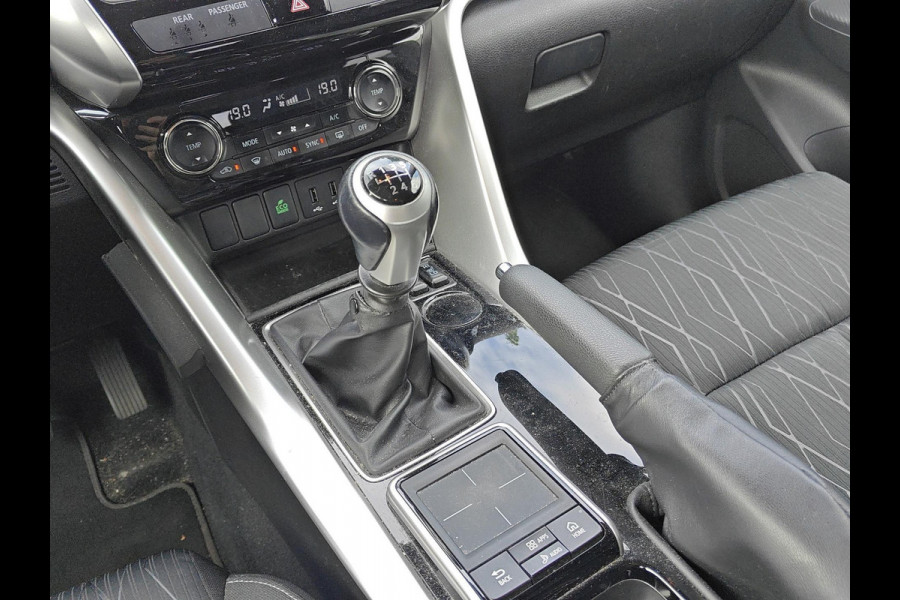 Mitsubishi Eclipse Cross 1.5 DI-T First Edition | Camera