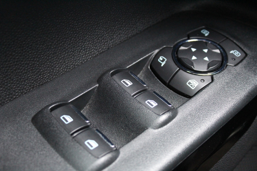 Ford EcoSport 1.0 EcoBoost 125PK ST-Line | Schuif/Kantel dak | Trekhaak | B&O | BLIS | Navigatie