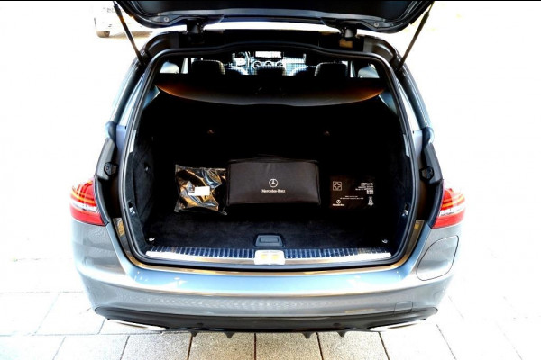Mercedes-Benz C-Klasse Estate 300 e AMG 360º/LEER/NAVI/PANO