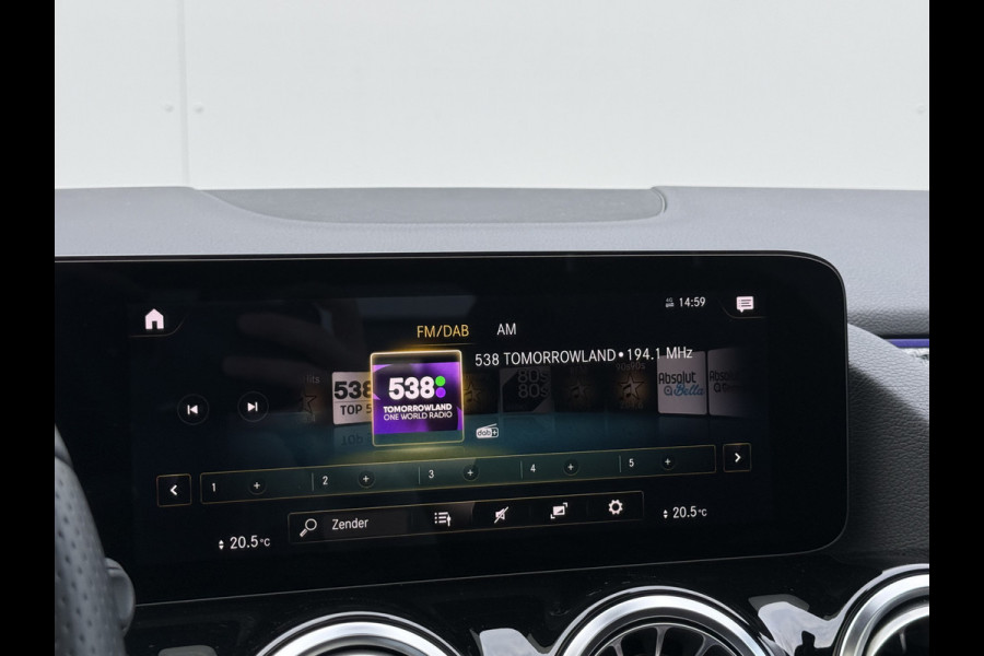 Mercedes-Benz GLA 200 Business Solution AMG | Pano | Memory | MultiBeam LED | Camera | 19 inch