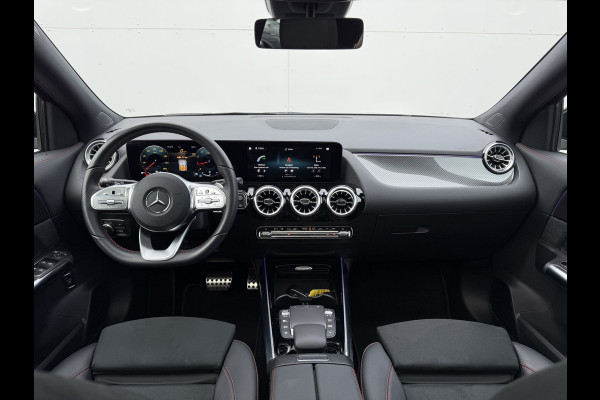 Mercedes-Benz GLA 200 Business Solution AMG | Pano | Memory | MultiBeam LED | Camera | 19 inch