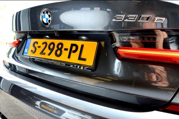 BMW 3-serie 330e High Executive AUT 292PK LED/LEER/NAV/LMV19