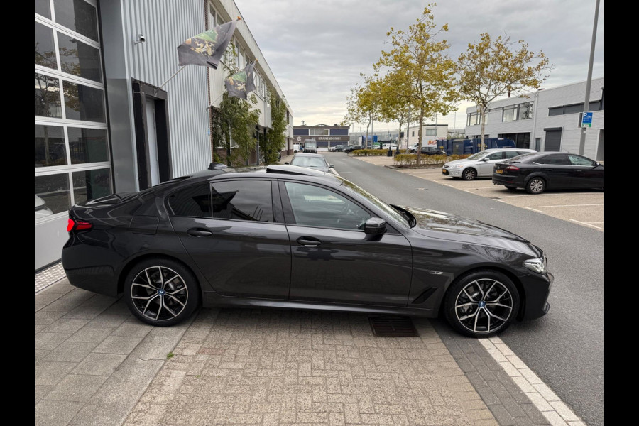 BMW 5 Serie 530e High Executive M-Sport 360º CAM/LEER/PANO