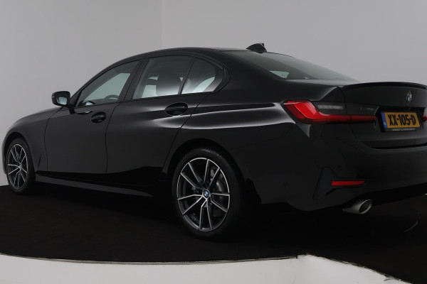 BMW 3-serie 330i Executive Edition (ACHTERUITRIJCAMERA, NAVIGATIE, HEAD-UP DISPLAY, PARKEERSENSOREN, DEALER ONDERHOUDEN)