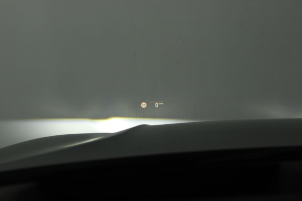 BMW 3-serie 330i Executive Edition (ACHTERUITRIJCAMERA, NAVIGATIE, HEAD-UP DISPLAY, PARKEERSENSOREN, DEALER ONDERHOUDEN)