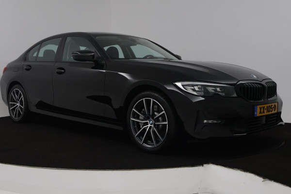 BMW 3-serie 330i Executive Edition (ACHTERUITRIJCAMERA, NAVIGATIE, HEAD-UP DISPLAY, PARKEERSENSOREN, DEALER ONDERHOUDEN)