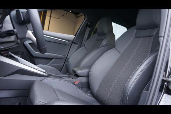 Audi A3 Sportback 35 TFSI 3x S-Line Black Optik AUTOMAAT-ACC-AUDI SOUND-CAMERA-CLIMA-KEYLESS-MATRIX LED-VIRTUEEL