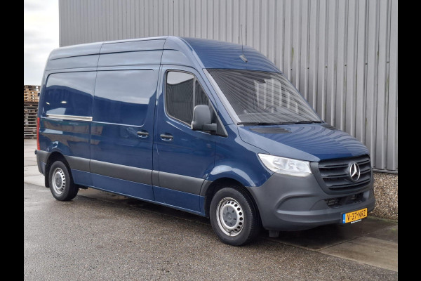 Mercedes-Benz Sprinter 311 CDI GB L2 FWD Functional 3.5T / AIRCO / CAMERA / 3 ZITS / DEALER ONDERHOUDEN / NAVI