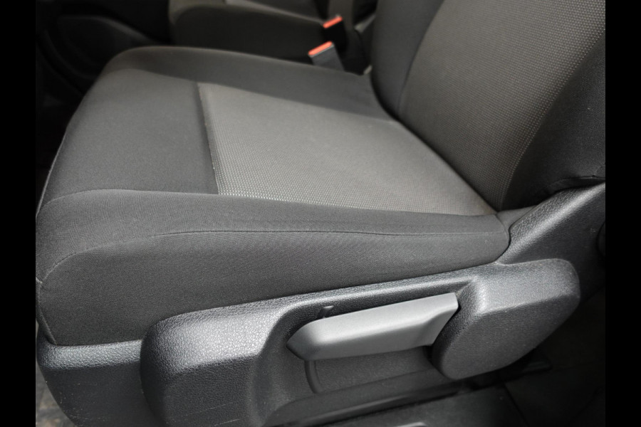 Opel Vivaro 145pk Automaat L3H1 Edition Dubbele Cabine Airco Cruise control Navigatie Trekhaak Carplay Camera Parkeersensoren