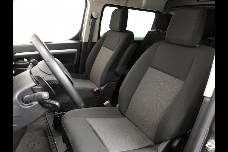 Opel Vivaro 145pk Automaat L3H1 Edition Dubbele Cabine Airco Cruise control Navigatie Trekhaak Carplay Camera Parkeersensoren