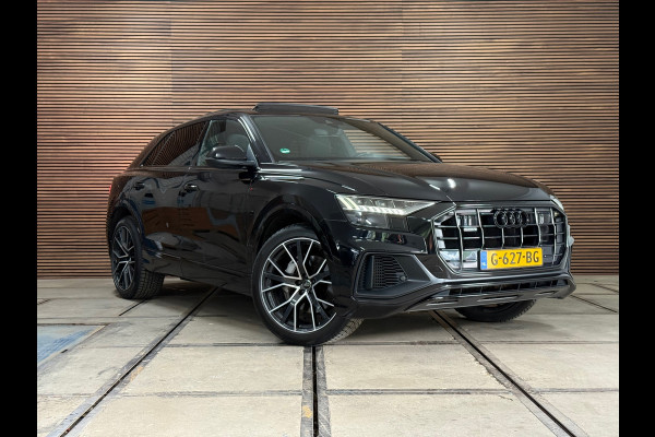 Audi Q8 55 TFSI quattro Pro Line Plus /BlackPACK/Luchtvering/PANO/ MATRIX LED/ 22INCH/ BANG&OLUFSEN/TREKHAAK