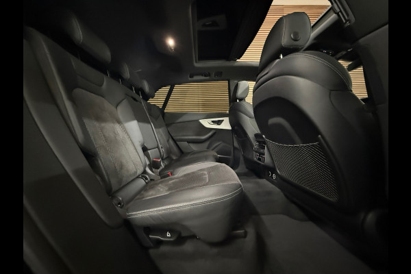 Audi Q8 55 TFSI quattro Pro Line Plus /BlackPACK/Luchtvering/PANO/ MATRIX LED/ 22INCH/ BANG&OLUFSEN/TREKHAAK
