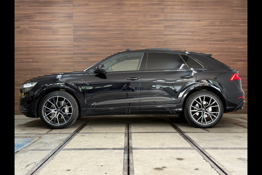 Audi Q8 55 TFSI quattro Pro Line Plus /BlackPACK/Luchtvering/PANO/ MATRIX LED/ 22INCH/ BANG&OLUFSEN/TREKHAAK