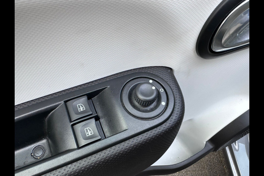 Renault Twingo Z.E. R80 E-Tech Equilibre 22 kWh NIEUWSTAAT / LUXE UITVOERING !!