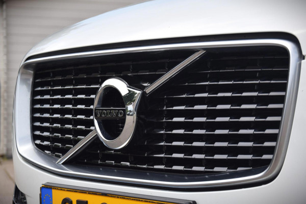 Volvo XC90 2.0 T5 AWD R-Design Scandinavian Line/Extra getinte ruiten